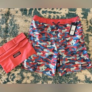 NWT Boys Vineyard Vines swim trunks Size 16/L